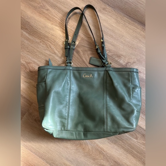Coach Olive Green Leather Tote | Large Zip Top Shoulder Bag - Picture 13 of 16